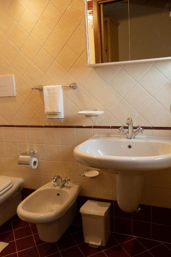 La Fiocchina - Magic Place - Apartments & Studios In Garda Lake - Countryside Farmhouse, Inside The Middle Of The Lake Salò Extérieur photo